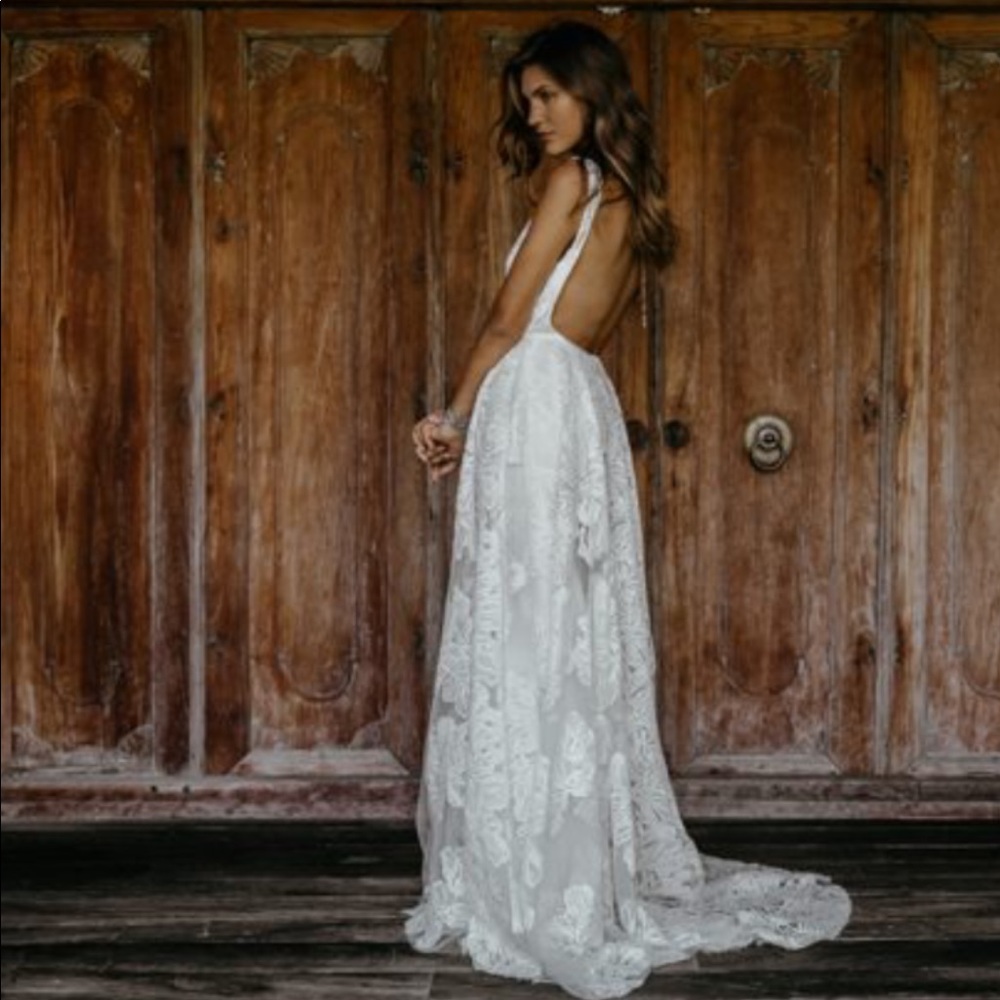 Lover’s Society Sydney Gown NWOT size 6 wedding dress with over skirt